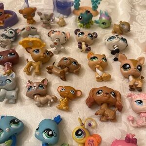 Littlest Pet Shop Mixed Blue, Brown, Cream & Pink Small Pet Figures